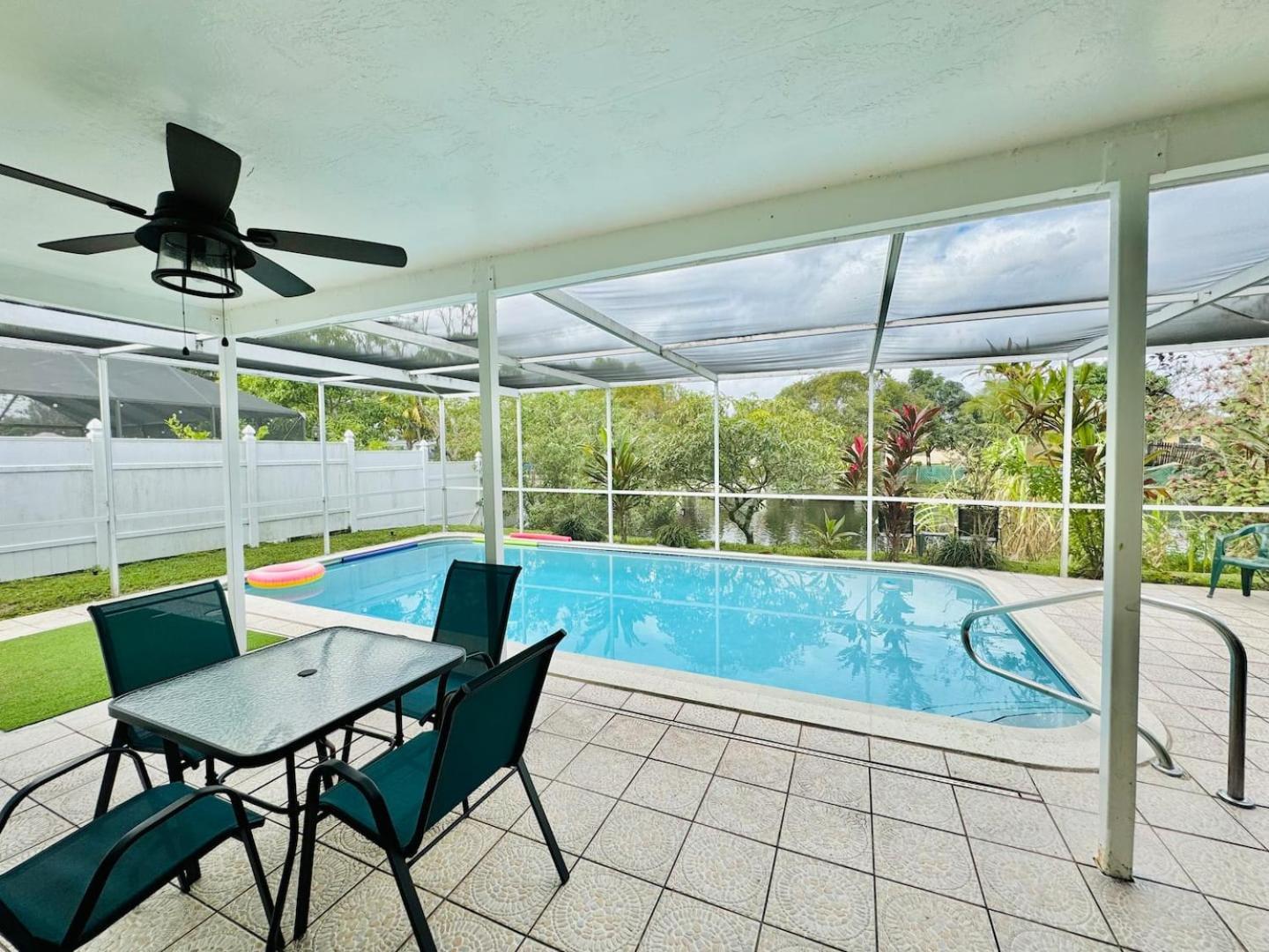 Serenity Spot Wd Pool, Lake, River & Canal View Sunrise Exterior photo