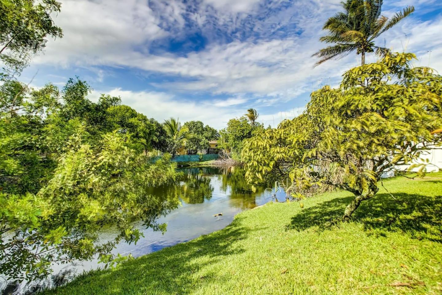 Serenity Spot Wd Pool, Lake, River & Canal View Sunrise Exterior photo
