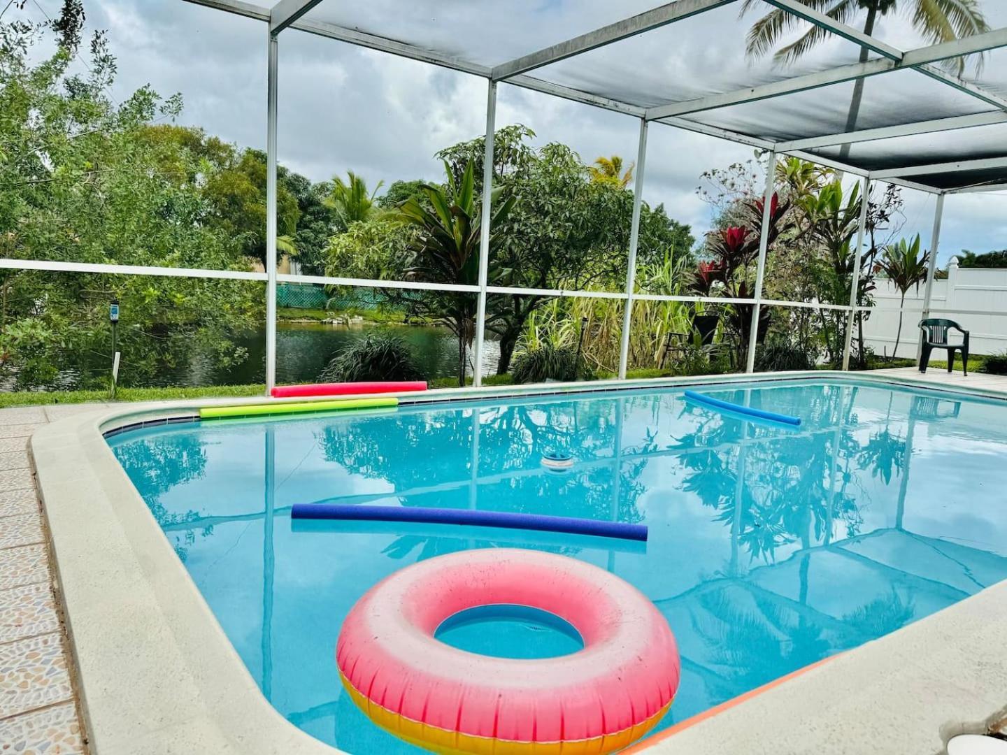 Serenity Spot Wd Pool, Lake, River & Canal View Sunrise Exterior photo