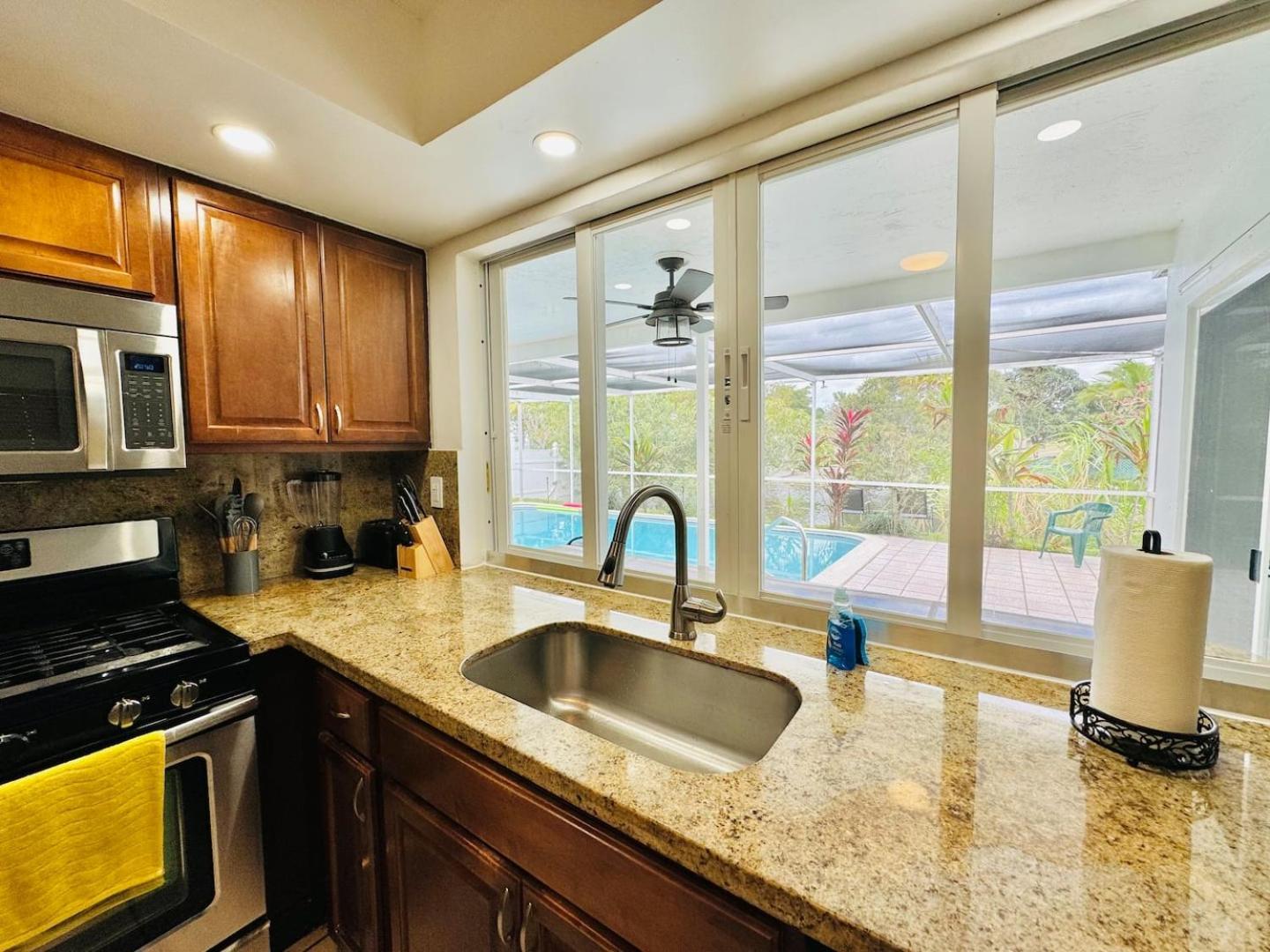 Serenity Spot Wd Pool, Lake, River & Canal View Sunrise Exterior photo